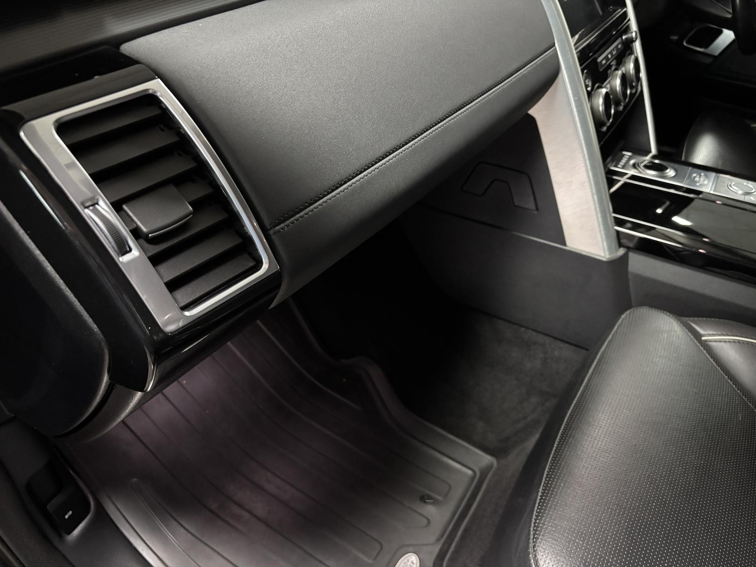 Used Land Rover Discovery 2019 for sale - 77409916: Photo 36