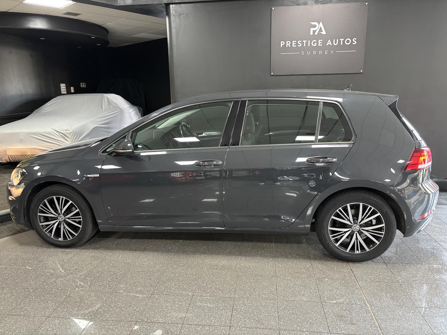 Used Volkswagen Golf 2018 for sale - 77778730: Photo 3