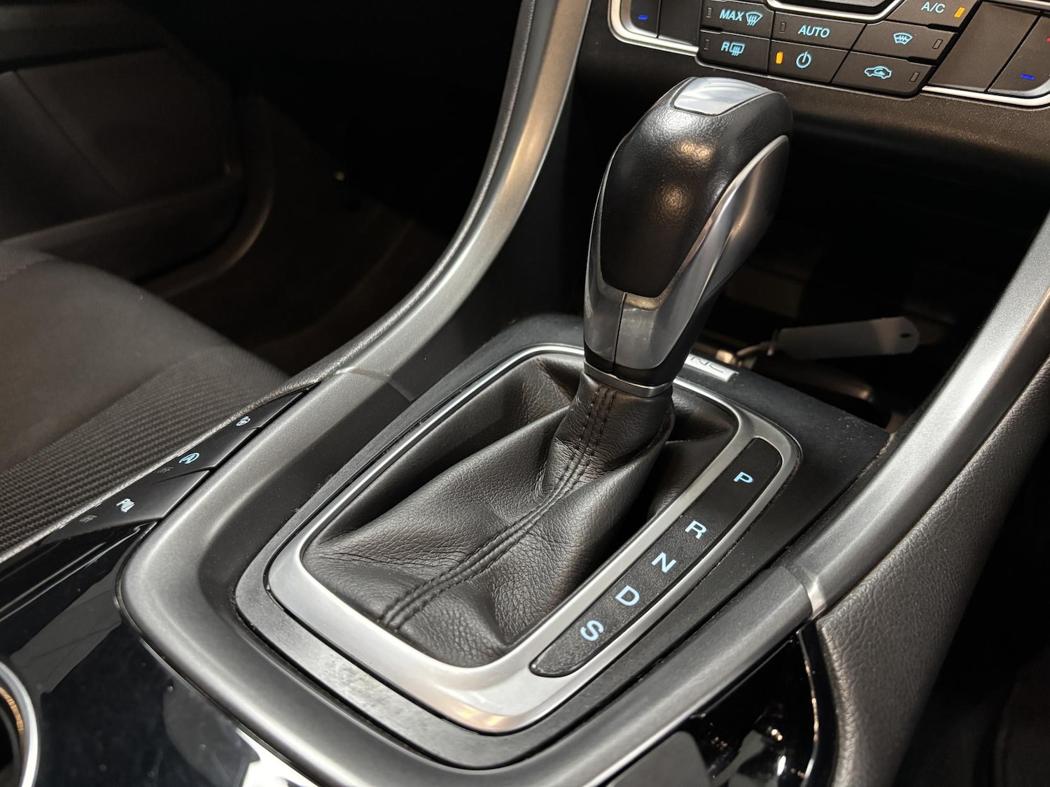 Used Ford Mondeo 2018 for sale - 77558845: Photo 31