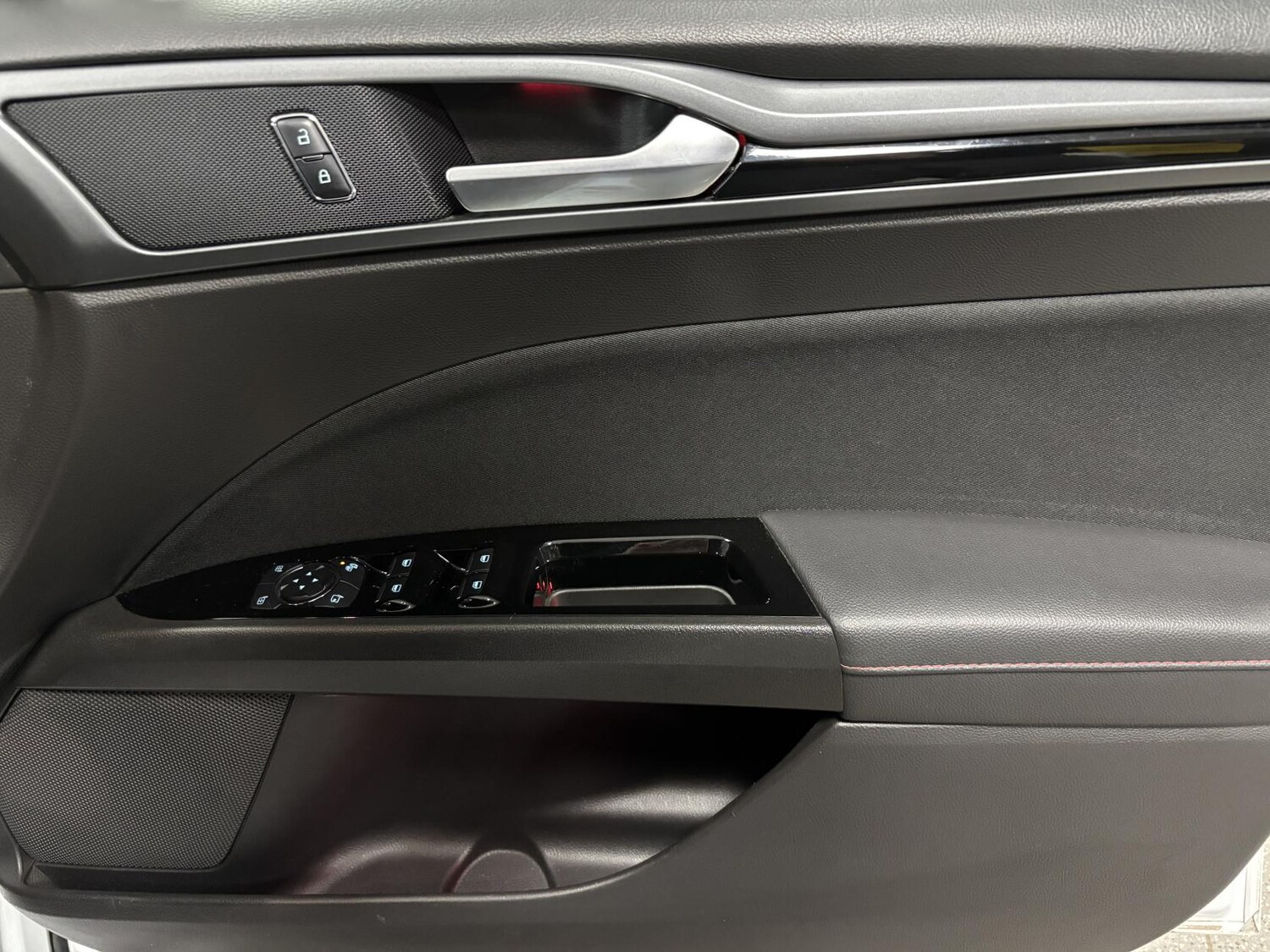 Used Ford Mondeo 2018 for sale - 77558845: Photo 54