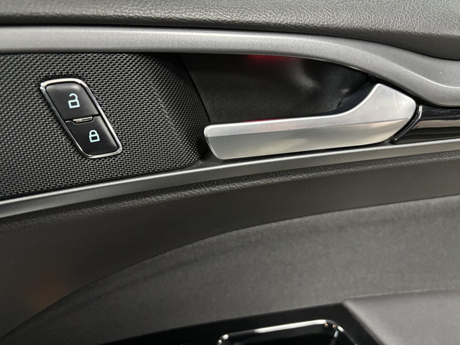 Used Ford Mondeo 2018 for sale - 77558845: Photo 55