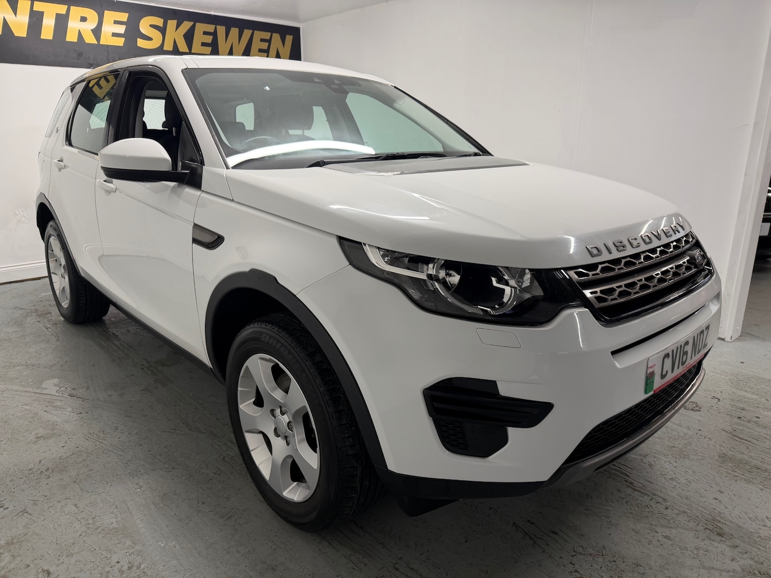 Used Land Rover Discovery Sport 2024 for sale - 77240385: Photo 2