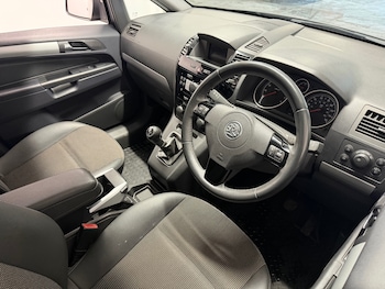 Used Vauxhall Zafira 2010 for sale - 77688101: Photo