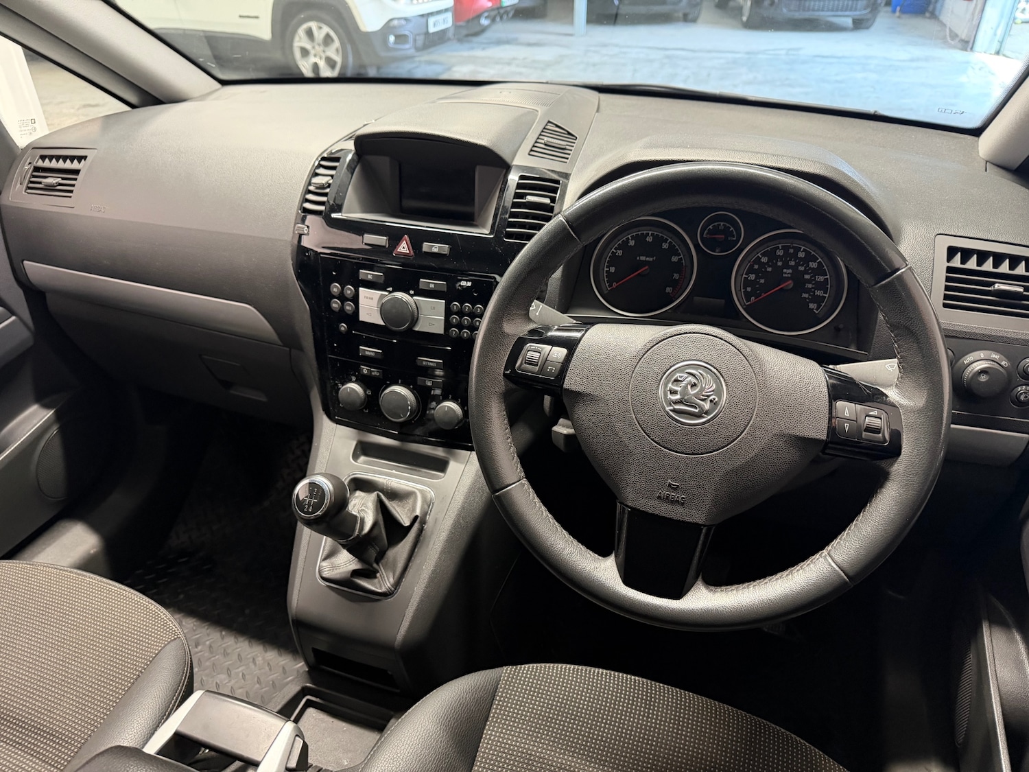 Used Vauxhall Zafira 2010 for sale - 77688101: Photo 5