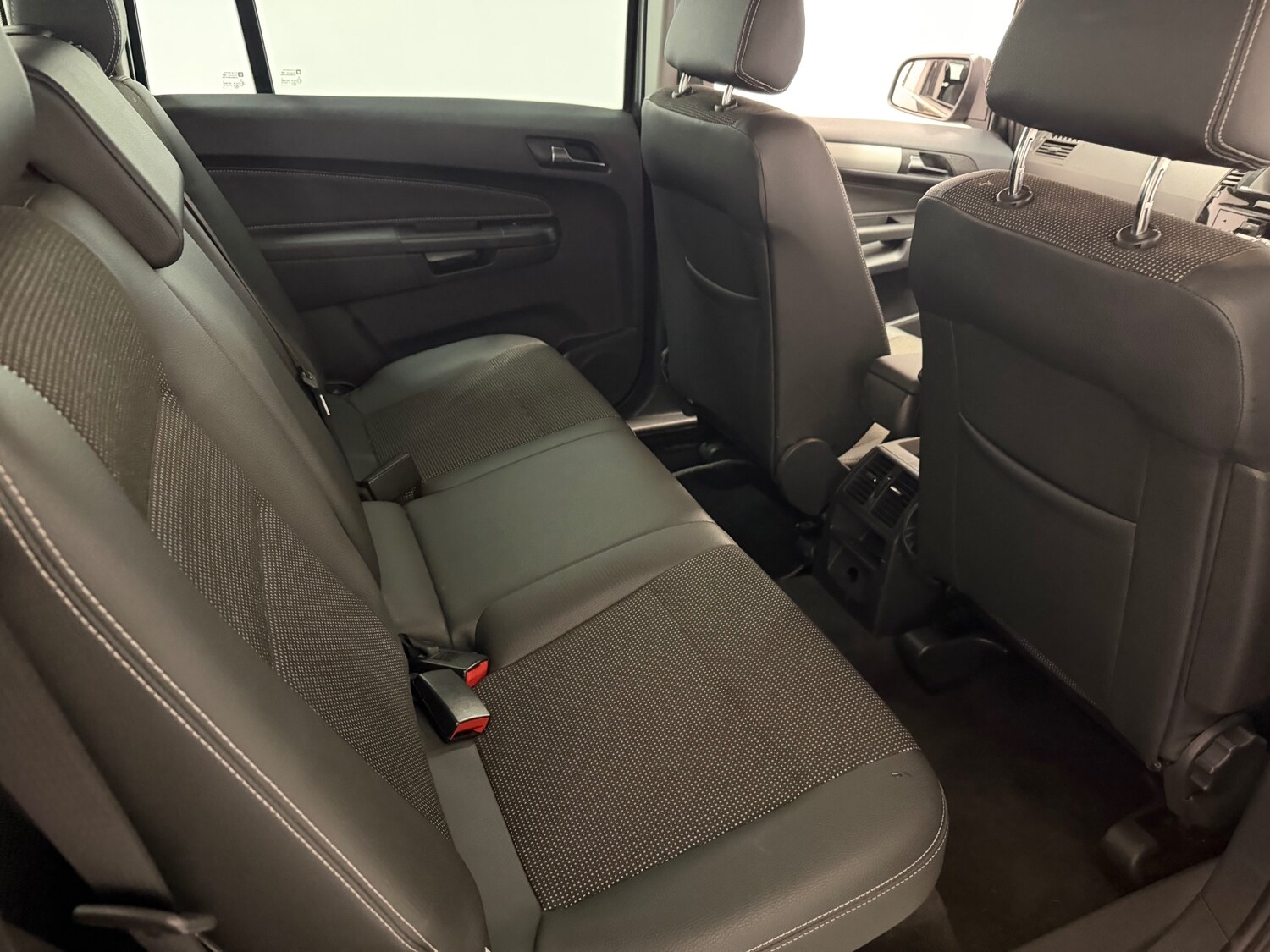 Used Vauxhall Zafira 2010 for sale - 77688101: Photo 7