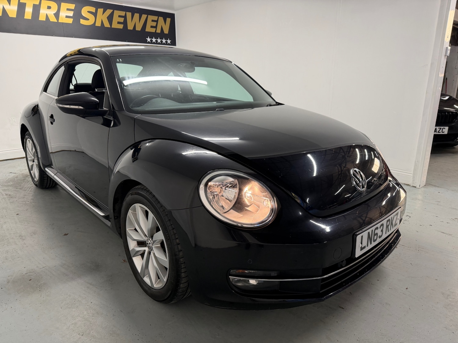 Used Volkswagen Beetle 2013 for sale - 77107874: Photo 2