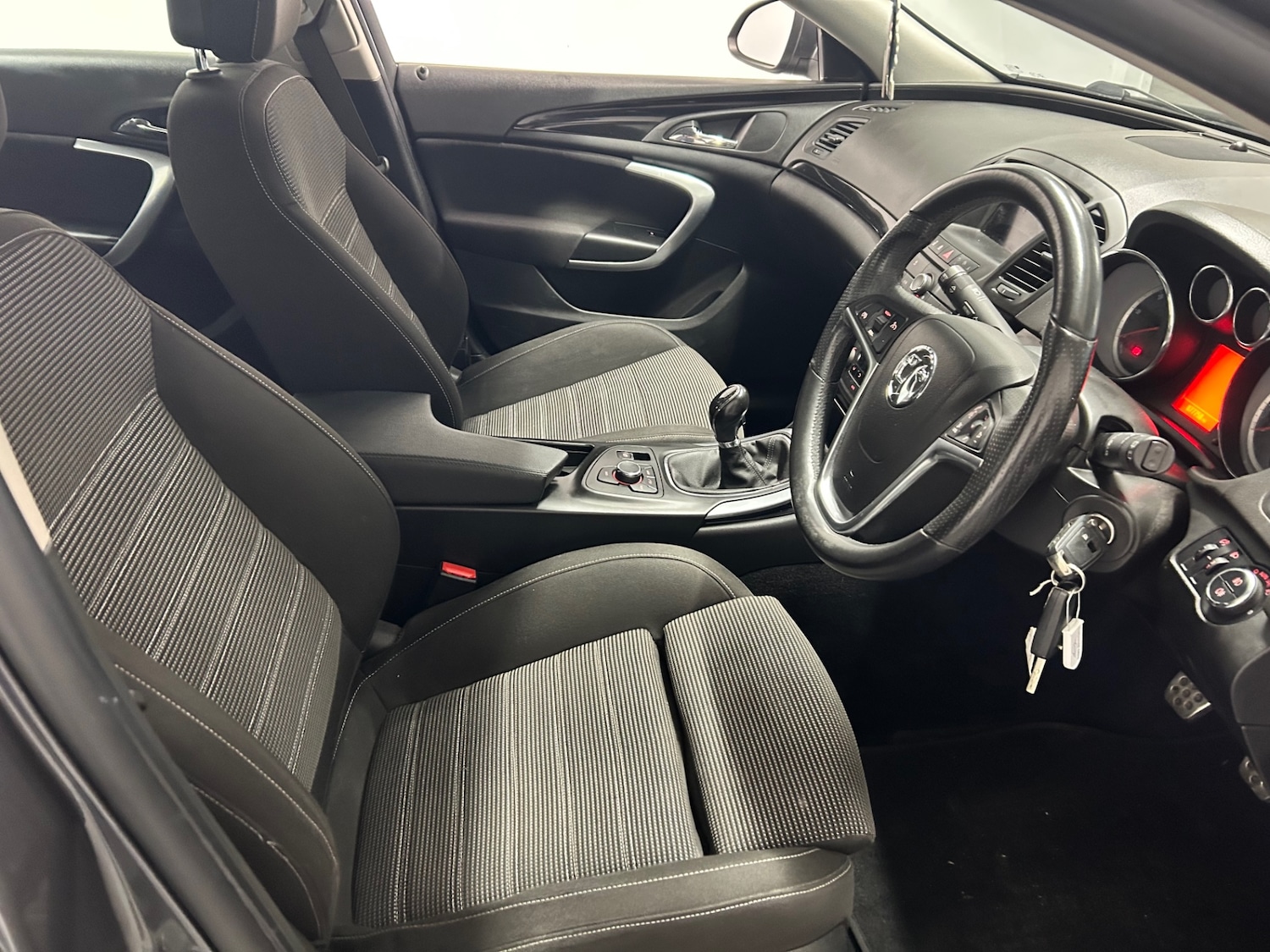 Used Vauxhall Insignia 2012 for sale - 76692903: Photo 5