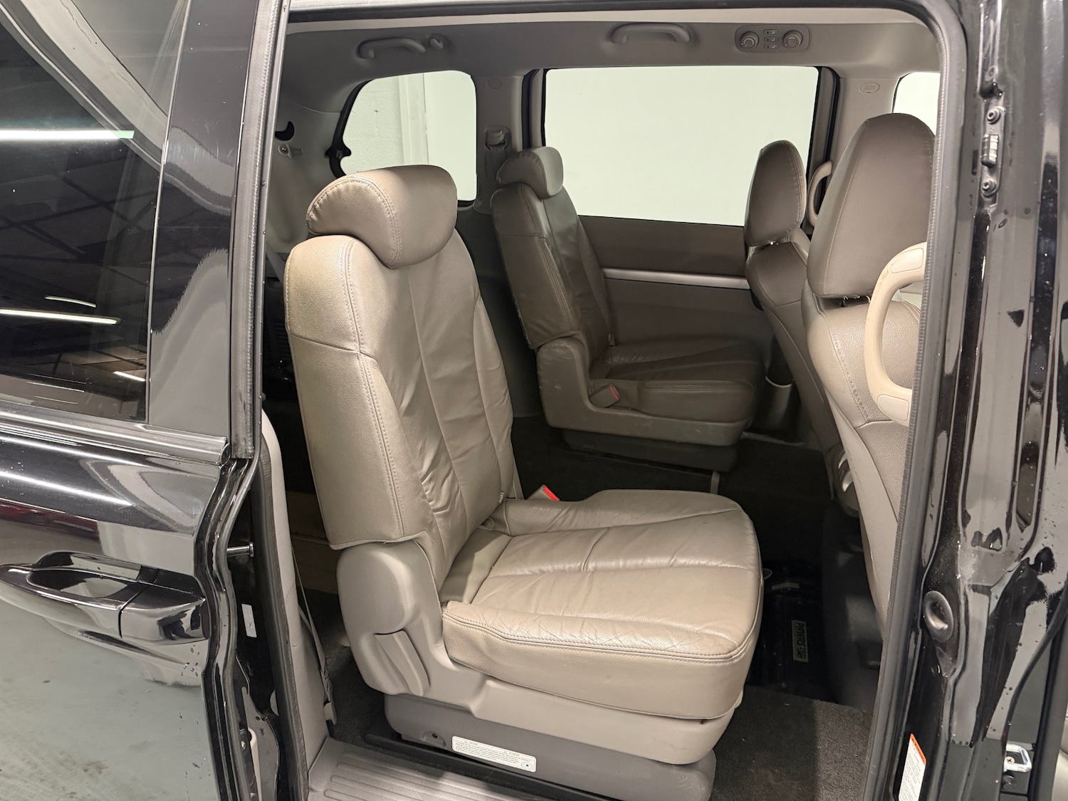 Used Kia Sedona 2011 for sale - 77107901: Photo 11