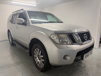 Used Nissan Pathfinder 2010 for sale - 76687475: Photo