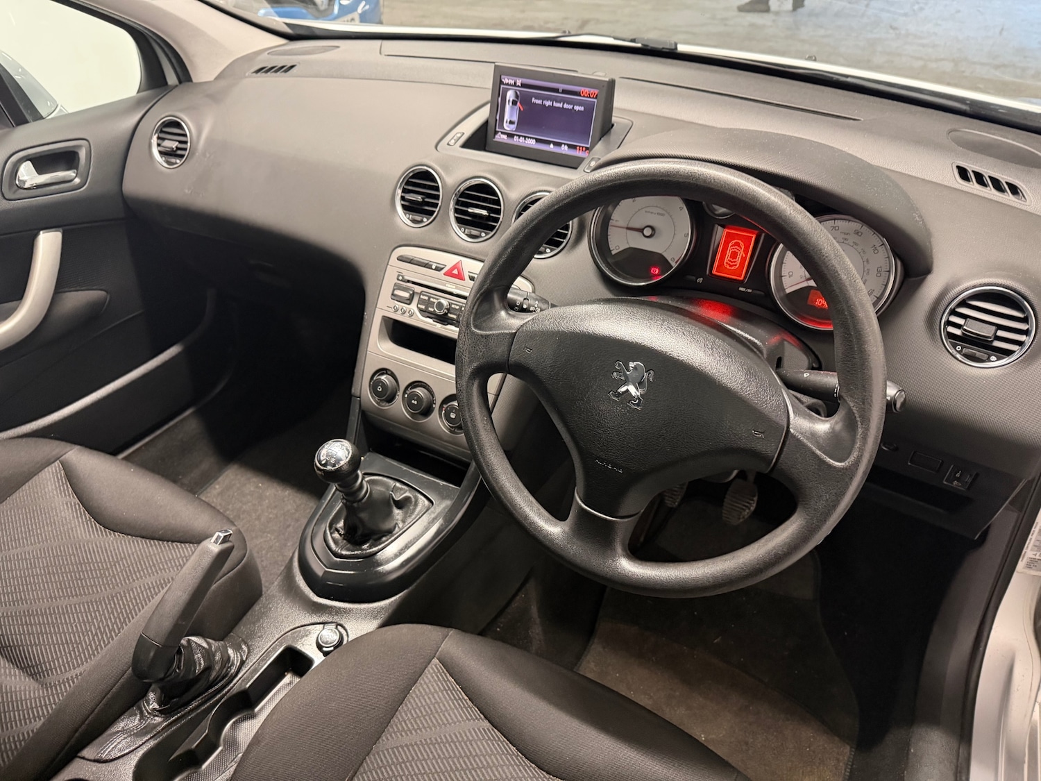 Used Peugeot 308 2011 for sale - 76948537: Photo 4