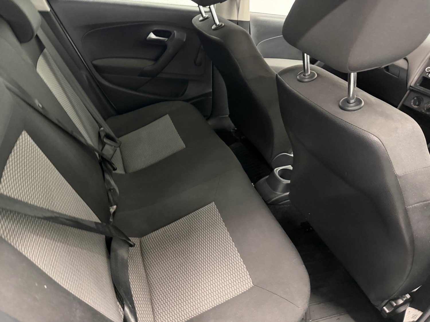 Used Volkswagen Polo 2010 for sale - 76974121: Photo 6