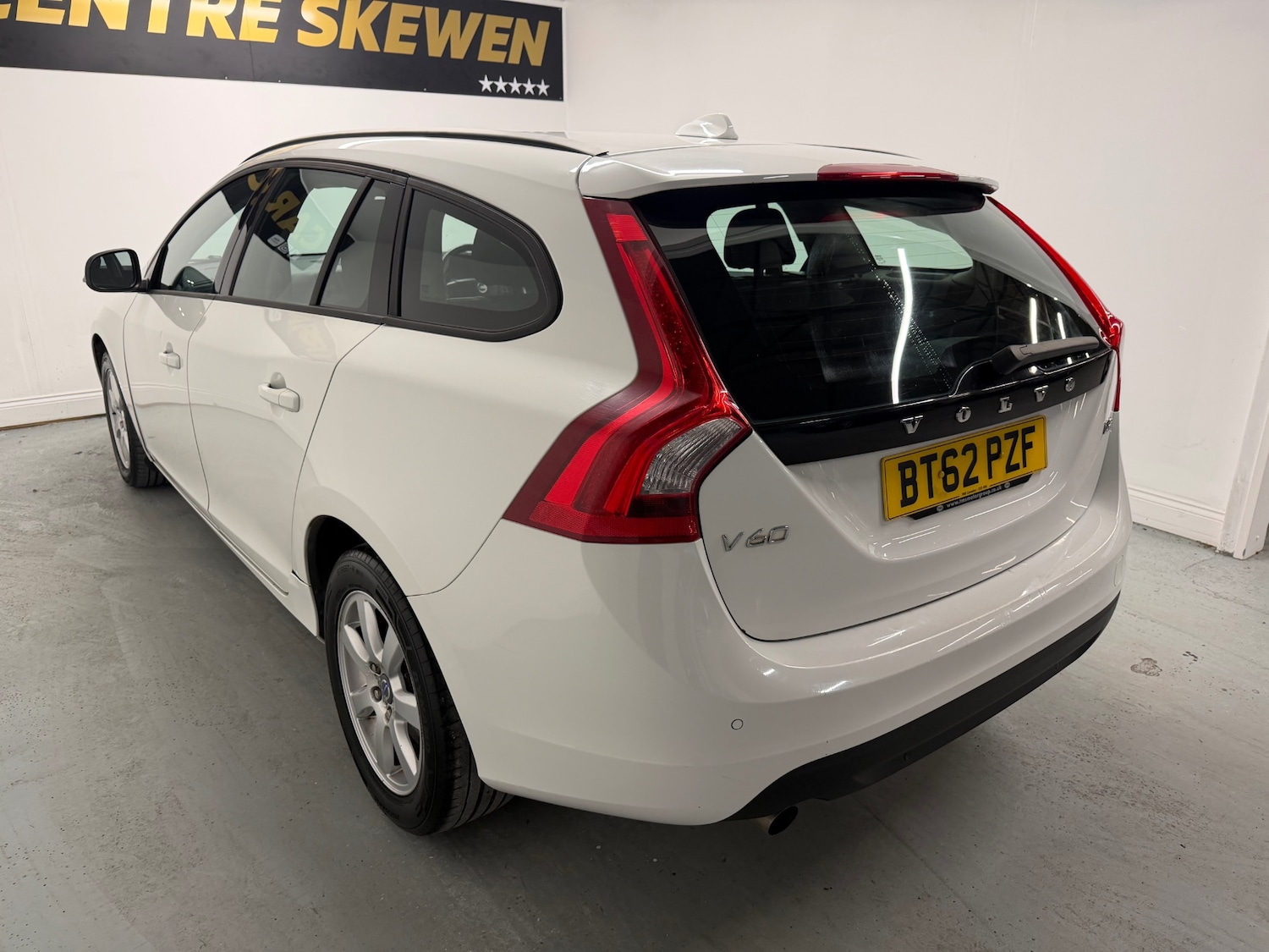 Used Volvo V60 2013 for sale - 77796928: Photo 11