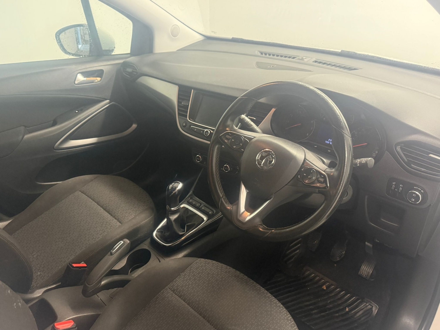 Used Vauxhall Crossland X 2017 for sale - 76687469: Photo 8