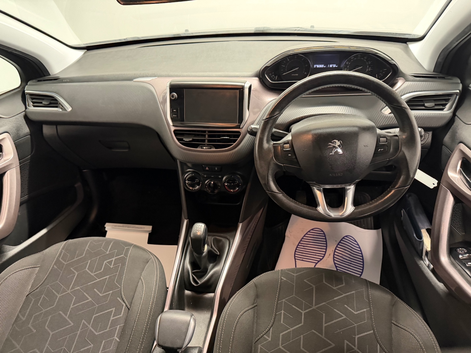 Used Peugeot 2008 2015 for sale - 76946856: Photo 10