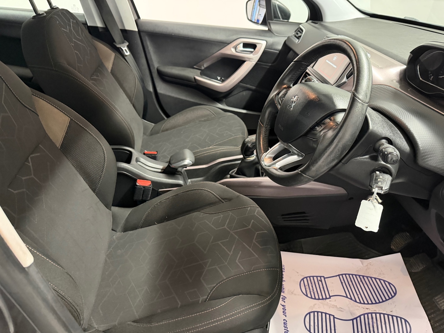 Used Peugeot 2008 2015 for sale - 76946856: Photo 11