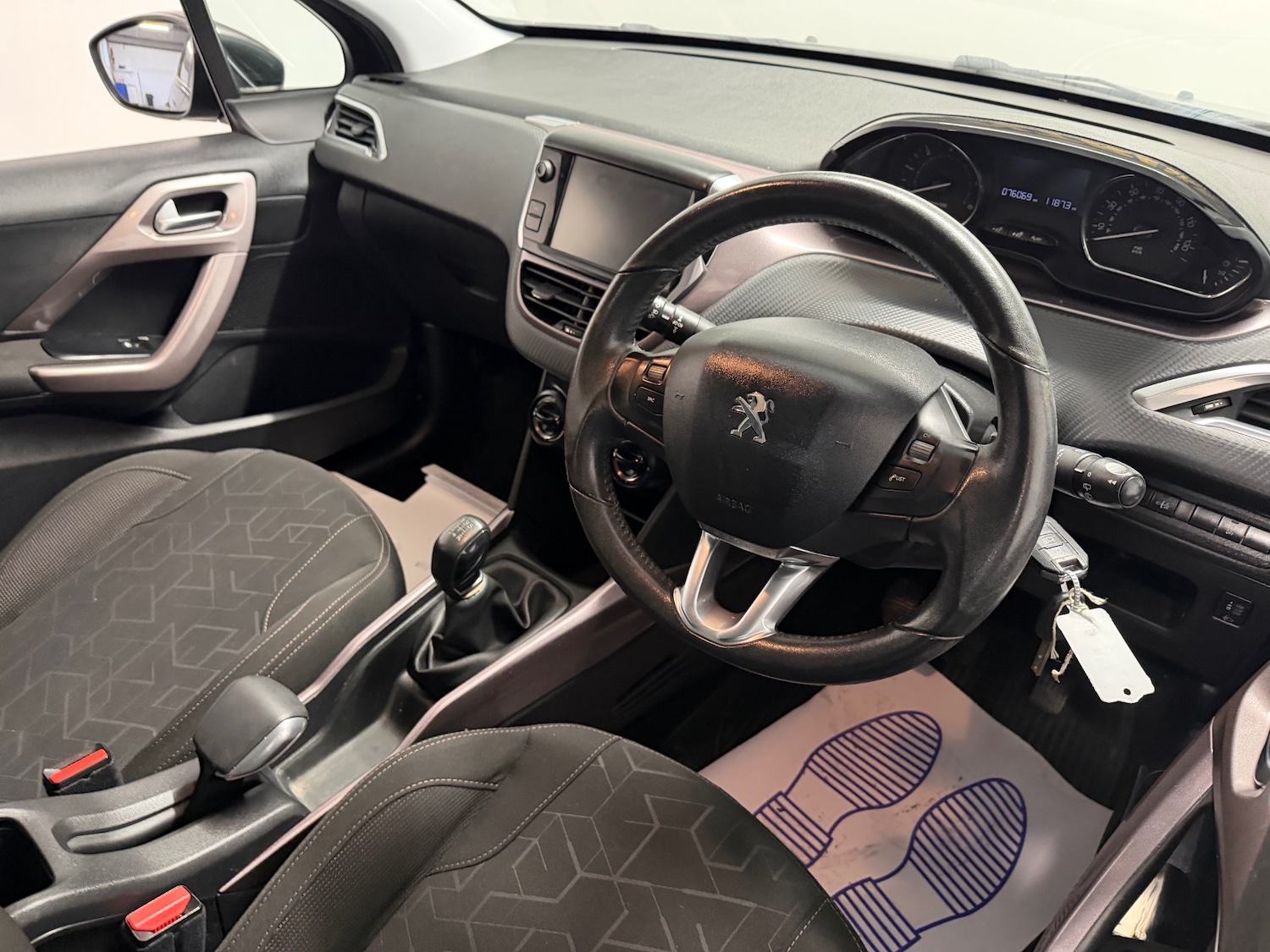 Used Peugeot 2008 2015 for sale - 76946856: Photo 12