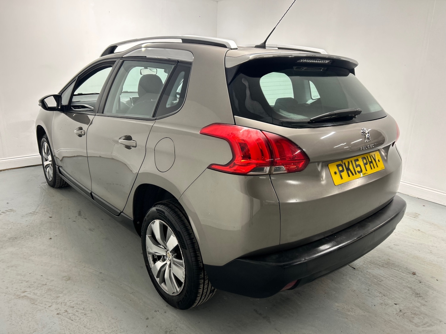 Used Peugeot 2008 2015 for sale - 76696762: Photo 11