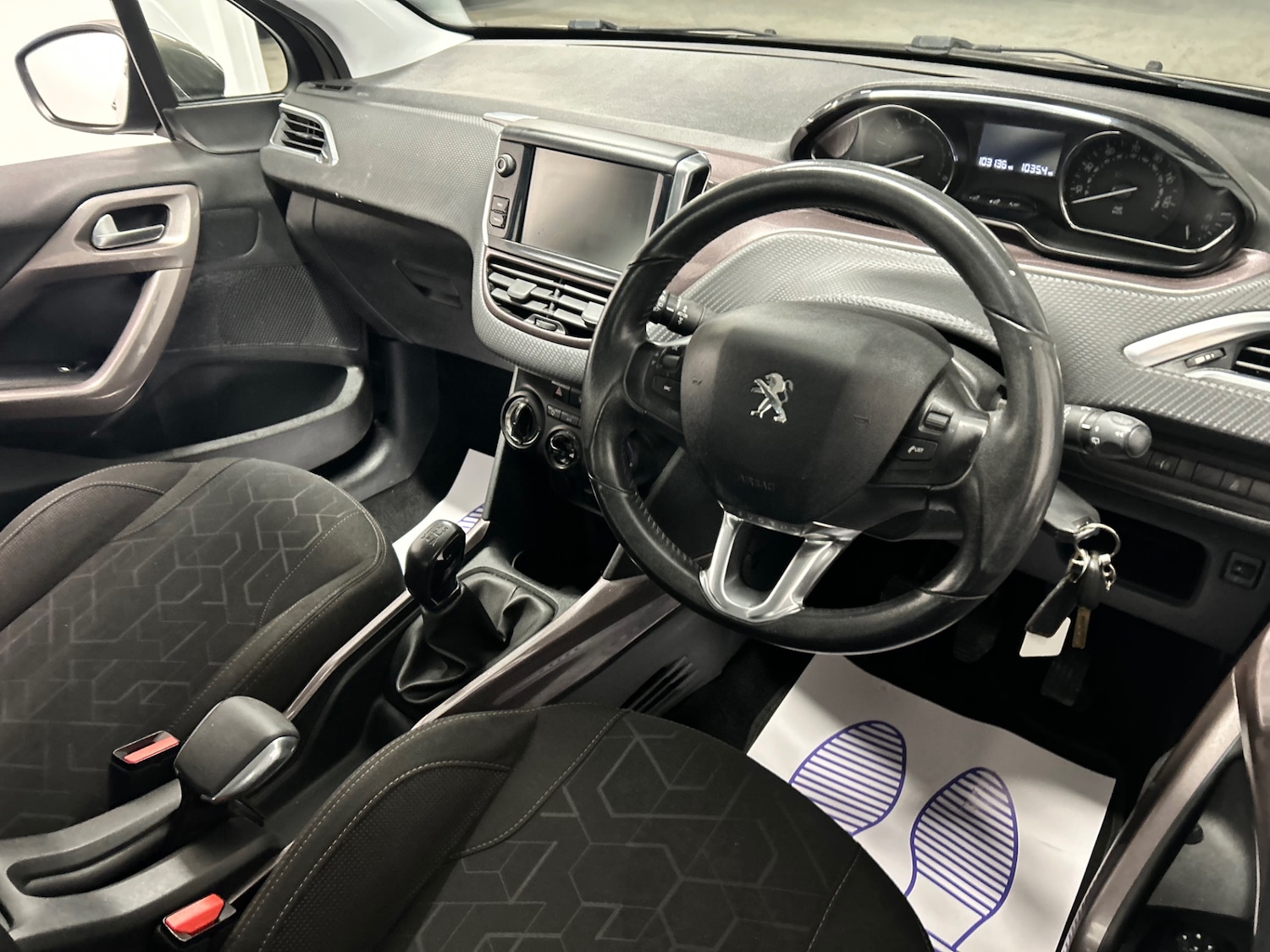 Used Peugeot 2008 2015 for sale - 76696762: Photo 5