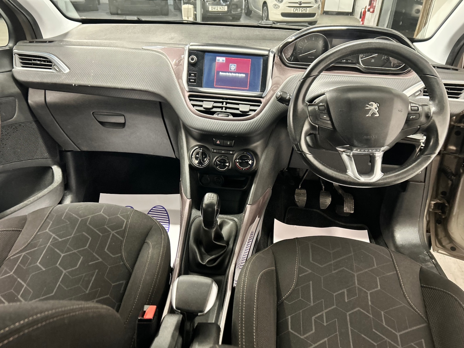 Used Peugeot 2008 2015 for sale - 76696762: Photo 8