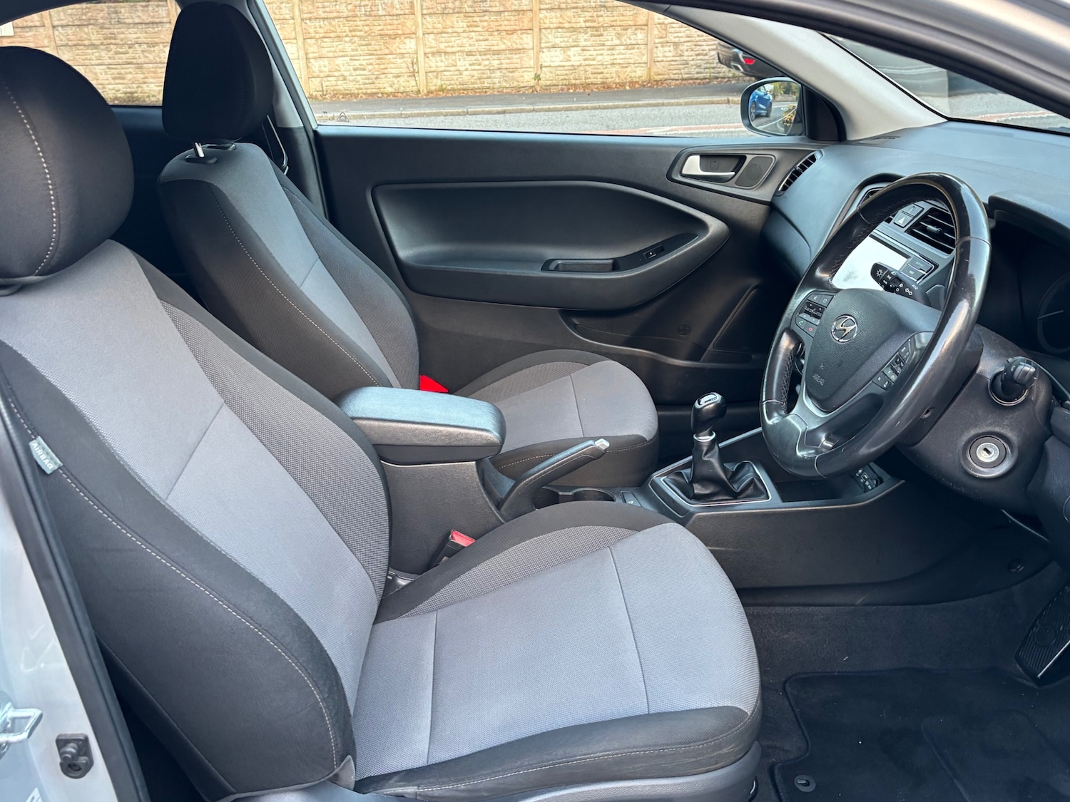 Used Hyundai i20 2015 for sale - 76405019: Photo 11