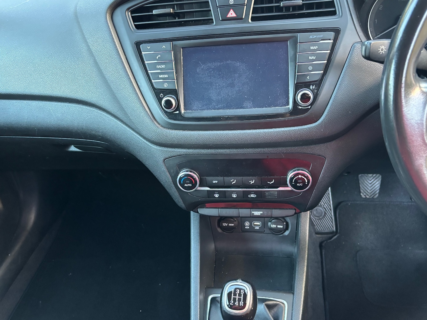 Used Hyundai i20 2015 for sale - 76405019: Photo 13