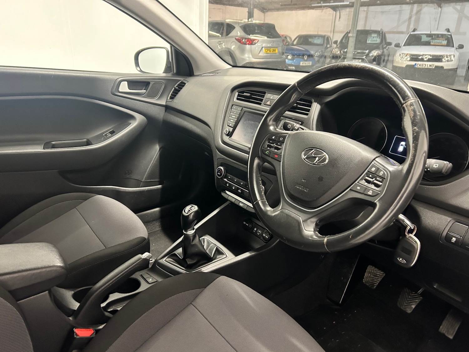 Used Hyundai i20 2015 for sale - 76696856: Photo 11