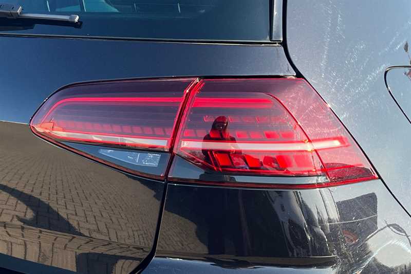 Used Volkswagen Golf 2019 for sale - 77757967: Photo 32