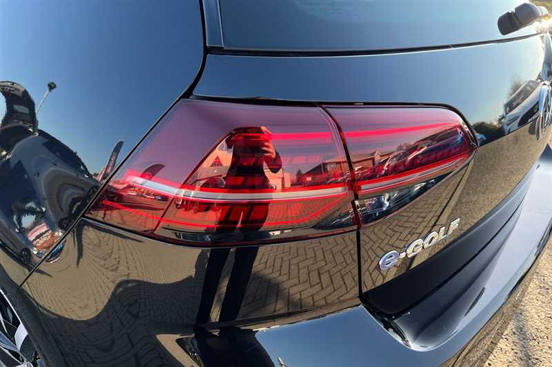 Used Volkswagen Golf 2019 for sale - 77844367: Photo 31