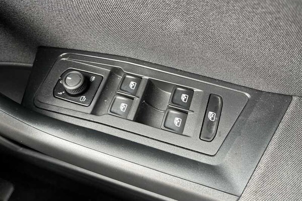 Used Volkswagen T-Roc 2023 for sale - 75353270: Photo 16