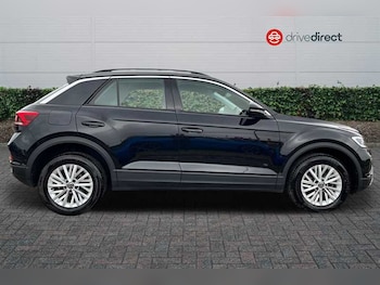 Used Volkswagen T-Roc 2023 for sale - 75353270: Photo