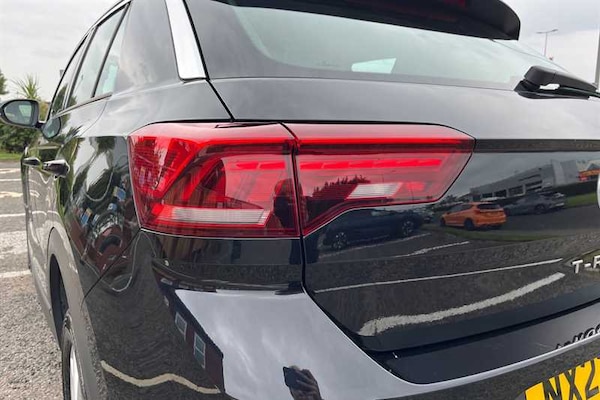 Used Volkswagen T-Roc 2023 for sale - 75353270: Photo 31