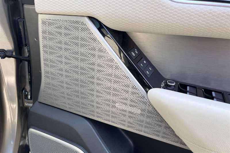 Used Land Rover Range Rover Velar 2017 for sale - 76529724: Photo 27