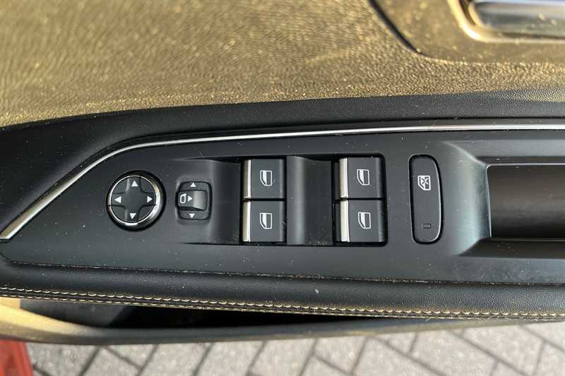 Used Peugeot 5008 2023 for sale - 78138191: Photo 16