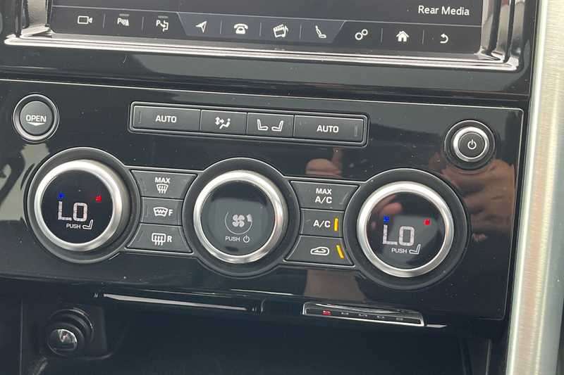 Used Land Rover Discovery 2018 for sale - 76463009: Photo 15