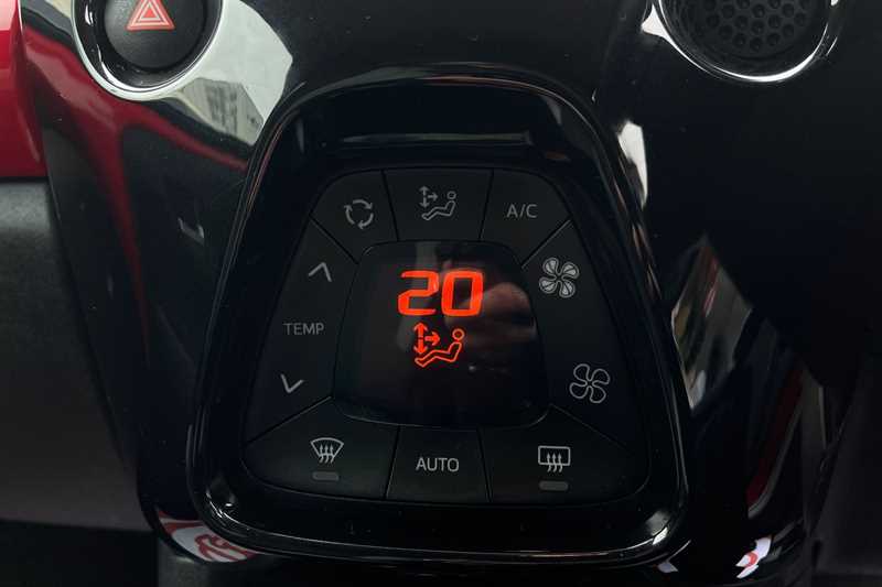 Used Toyota AYGO 2018 for sale - 78189392: Photo 15