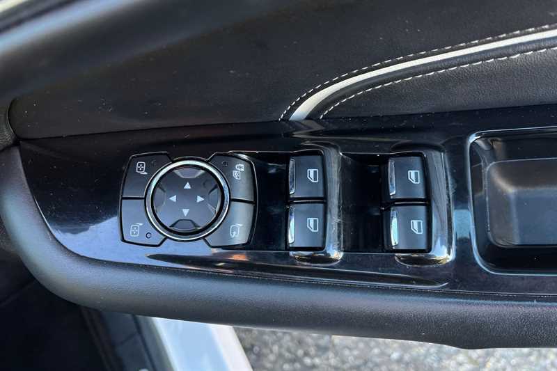 Used Ford Edge 2017 for sale - 76852244: Photo 16