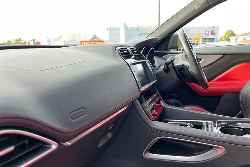 Used Jaguar F-Pace 2017 for sale - 76362472: Photo 13