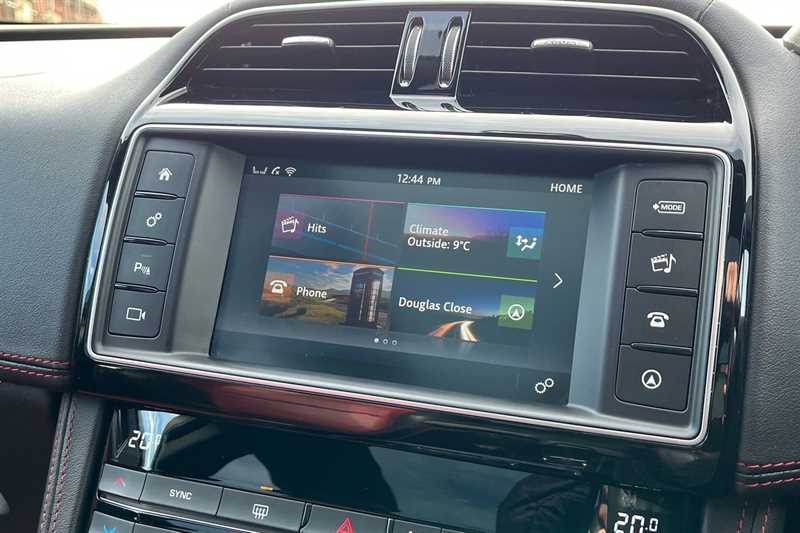 Used Jaguar F-Pace 2017 for sale - 76362472: Photo 17