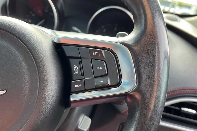 Used Jaguar F-Pace 2017 for sale - 76362472: Photo 22