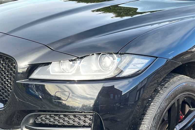 Used Jaguar F-Pace 2017 for sale - 76362472: Photo 29