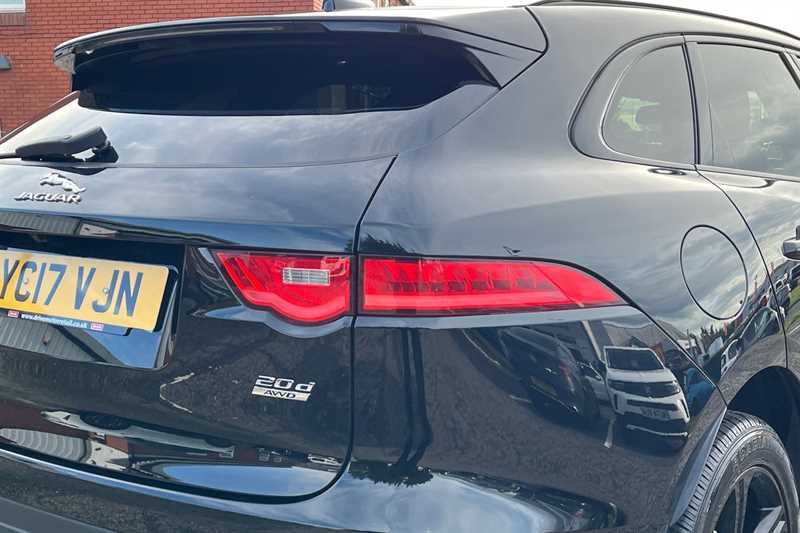 Used Jaguar F-Pace 2017 for sale - 76362472: Photo 32