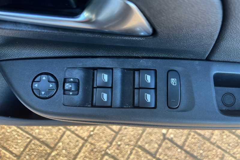 Used Vauxhall Corsa for sale - 77660577: Photo 16