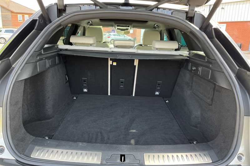 Used Land Rover Range Rover Velar 2017 for sale - 76955764: Photo 25