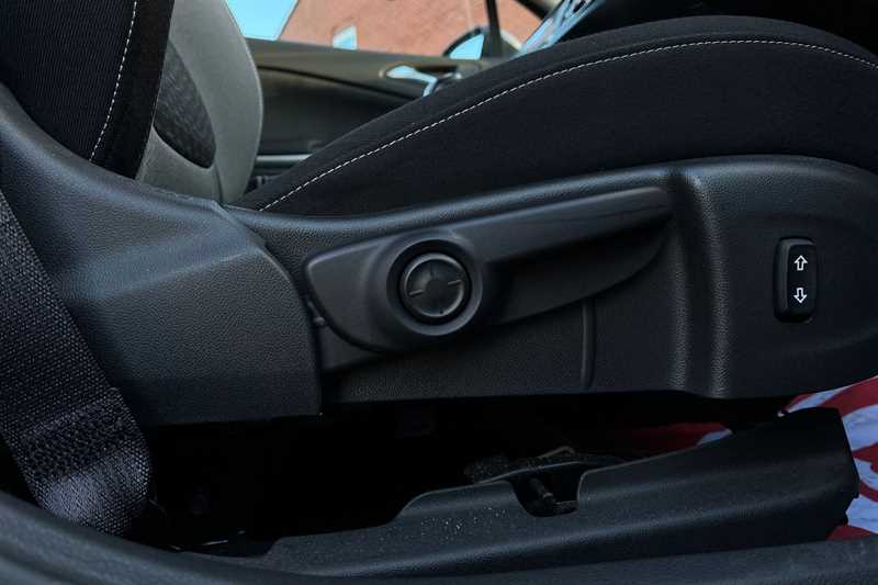 Used Vauxhall Astra for sale - 76828382: Photo 26