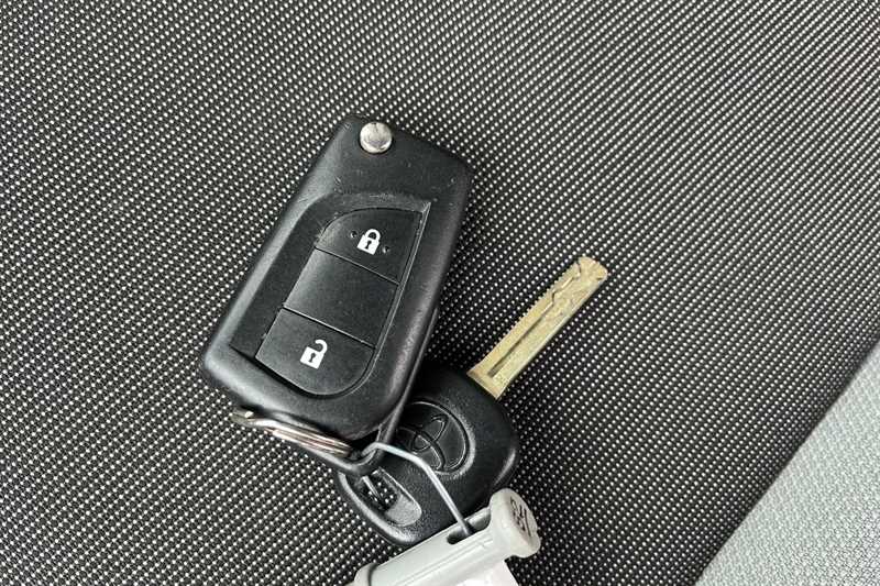 Used Toyota AYGO 2018 for sale - 78221941: Photo 39