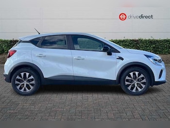 Used Renault Captur 2023 for sale - 78142509: Photo