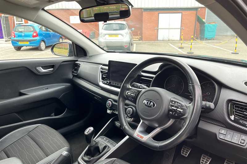 Used Kia Stonic 2021 for sale - 76490237: Photo 13