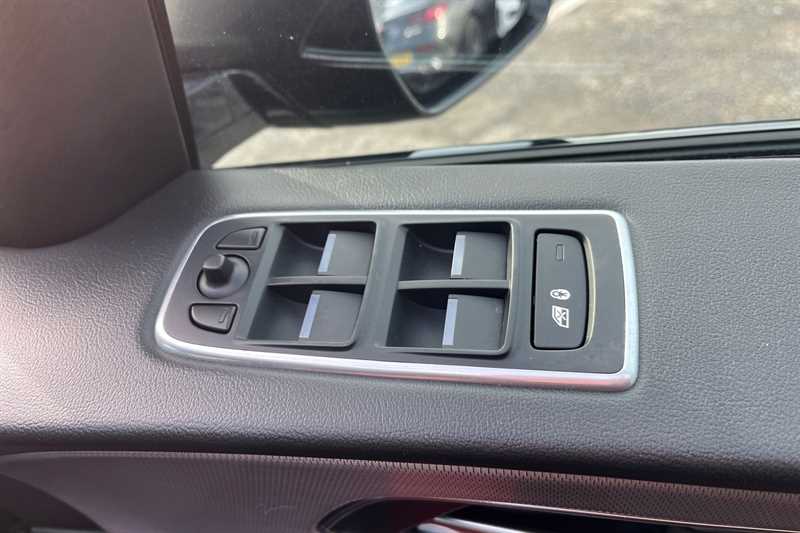 Used Jaguar F-Pace 2017 for sale - 76516213: Photo 16