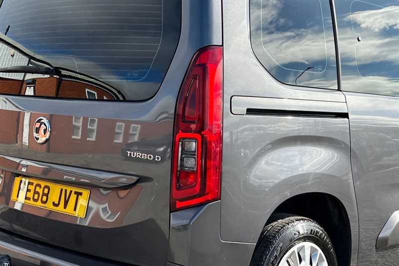 Used Vauxhall Combo Life 2018 for sale - 77444180: Photo 32