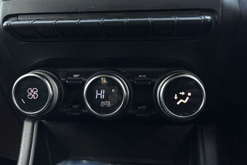 Used Renault Captur 2023 for sale - 78130036: Photo 15